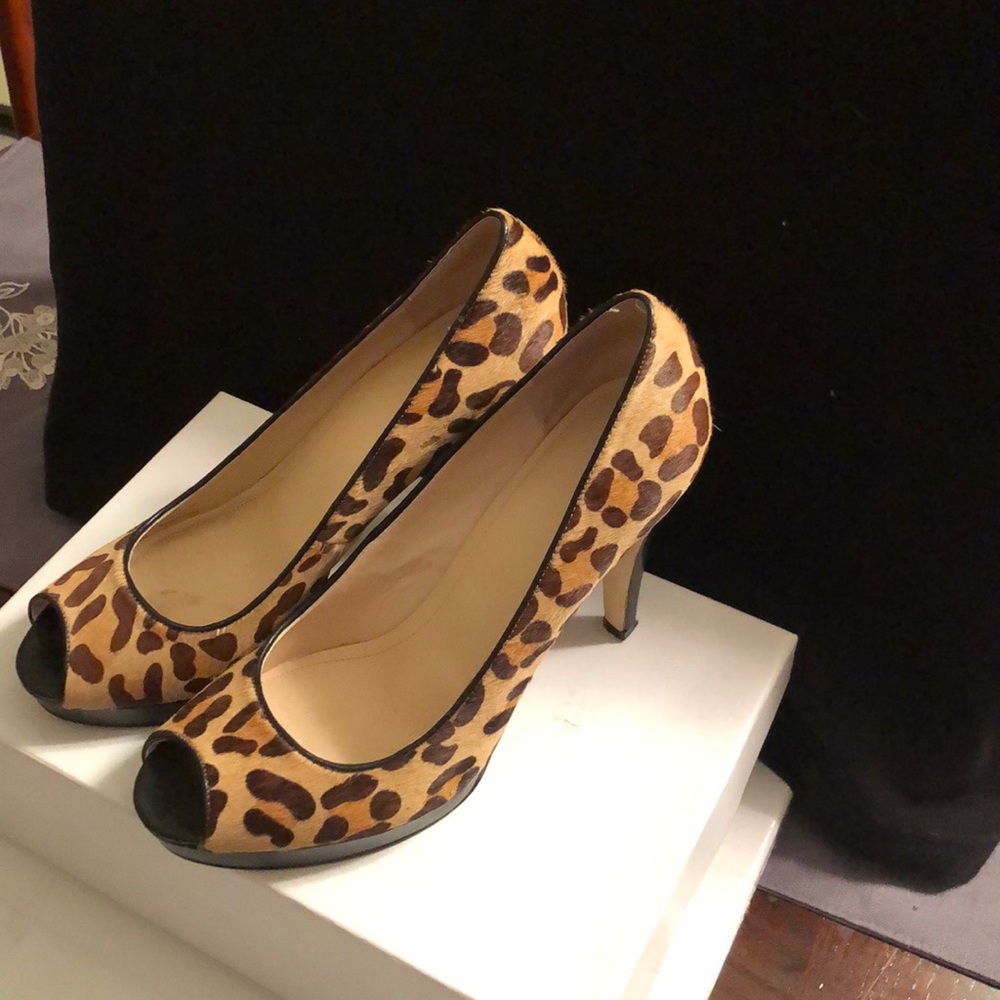 Calvin Klein size 9 peep toe shoes